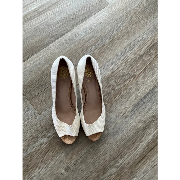 Vince Camuto Peep Toe White Heels Size 8 1/2 - Picture 1 of 12
